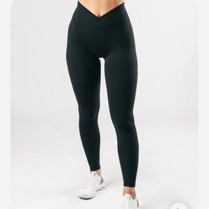 SURFACE POWER LEGGING Black Alphalete
